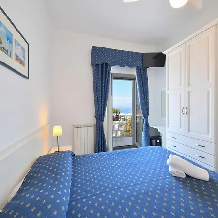 Noris Hotel 3*
