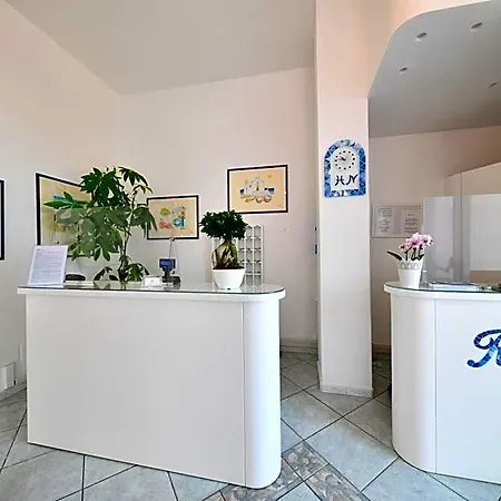 Noris Hotel 3*