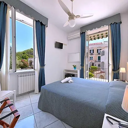 Hotel Noris